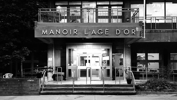 Manoir L’Age D’Or sign, Montréal
